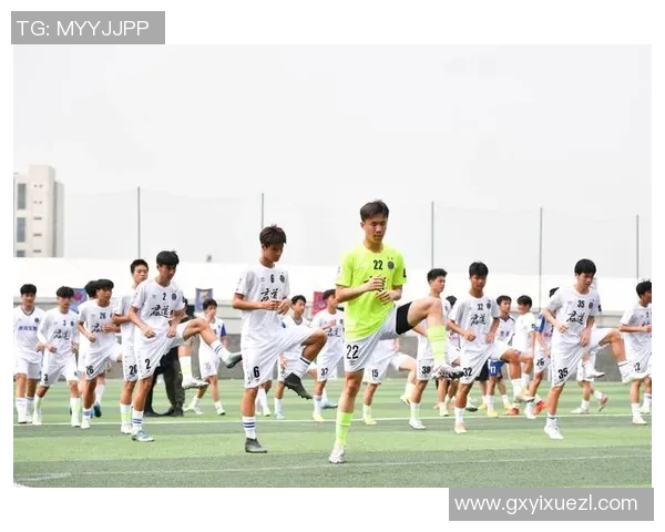 近几年退役足球明星的职业转型与人生新篇章探讨